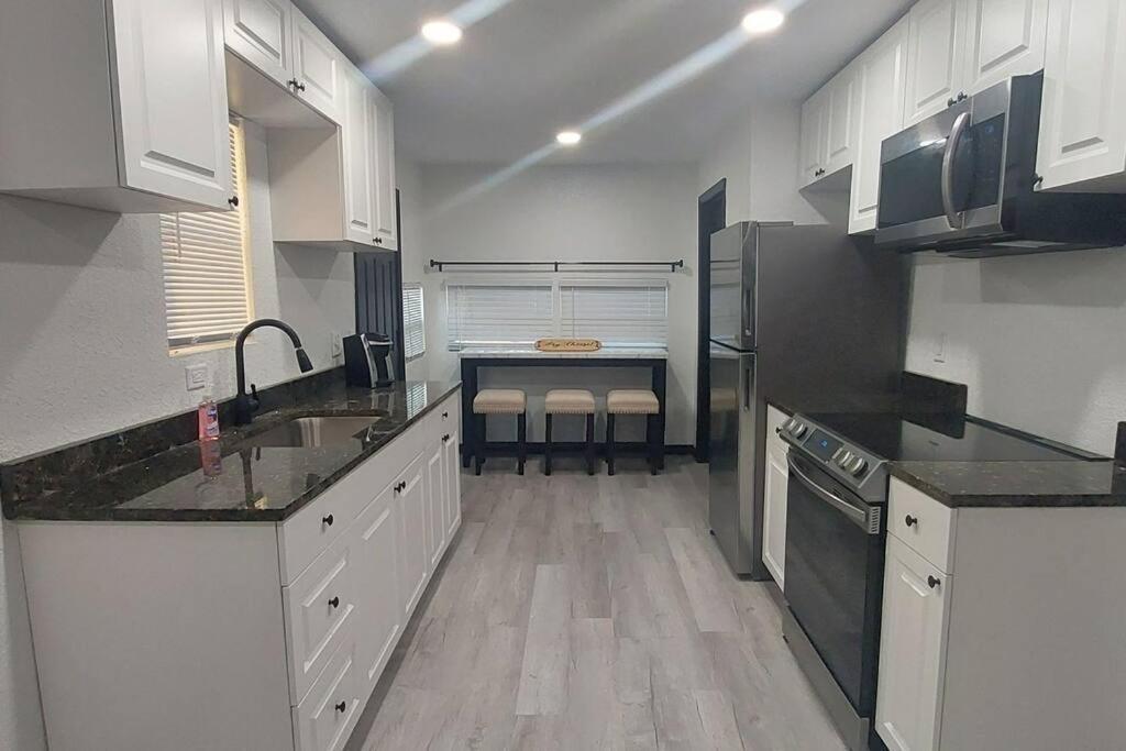 Bungalow Overlooking Lake Dora! タバレス エクステリア 写真